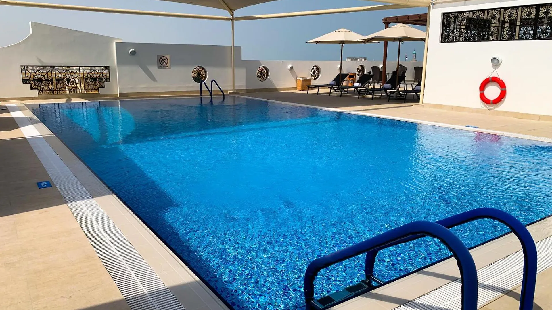 Al Khoory Executive Hotel, Al Wasl Dubai 3*,