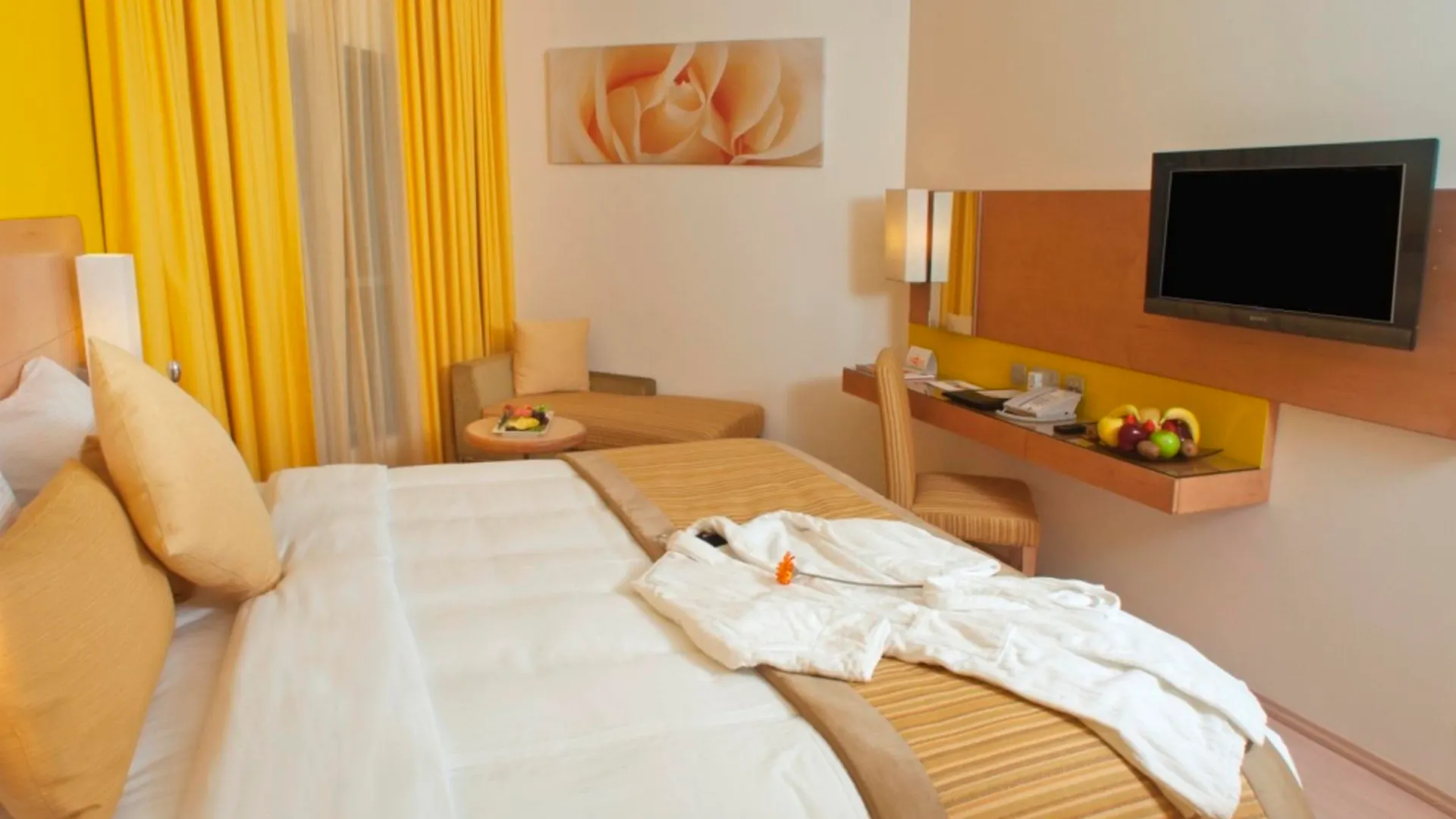 Al Khoory Executive Hotel, Al Wasl Dubai 3*,