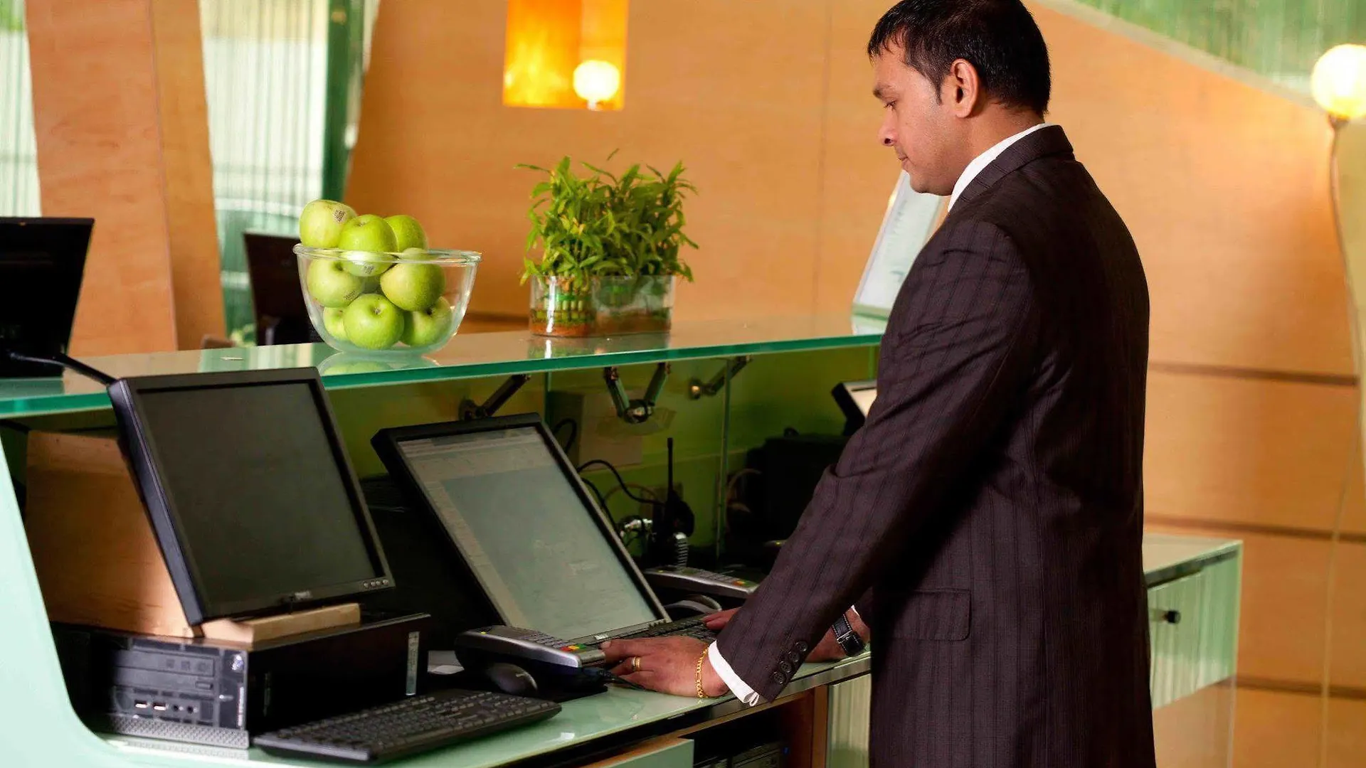 Al Khoory Executive Hotel, Al Wasl Dubai Hotel